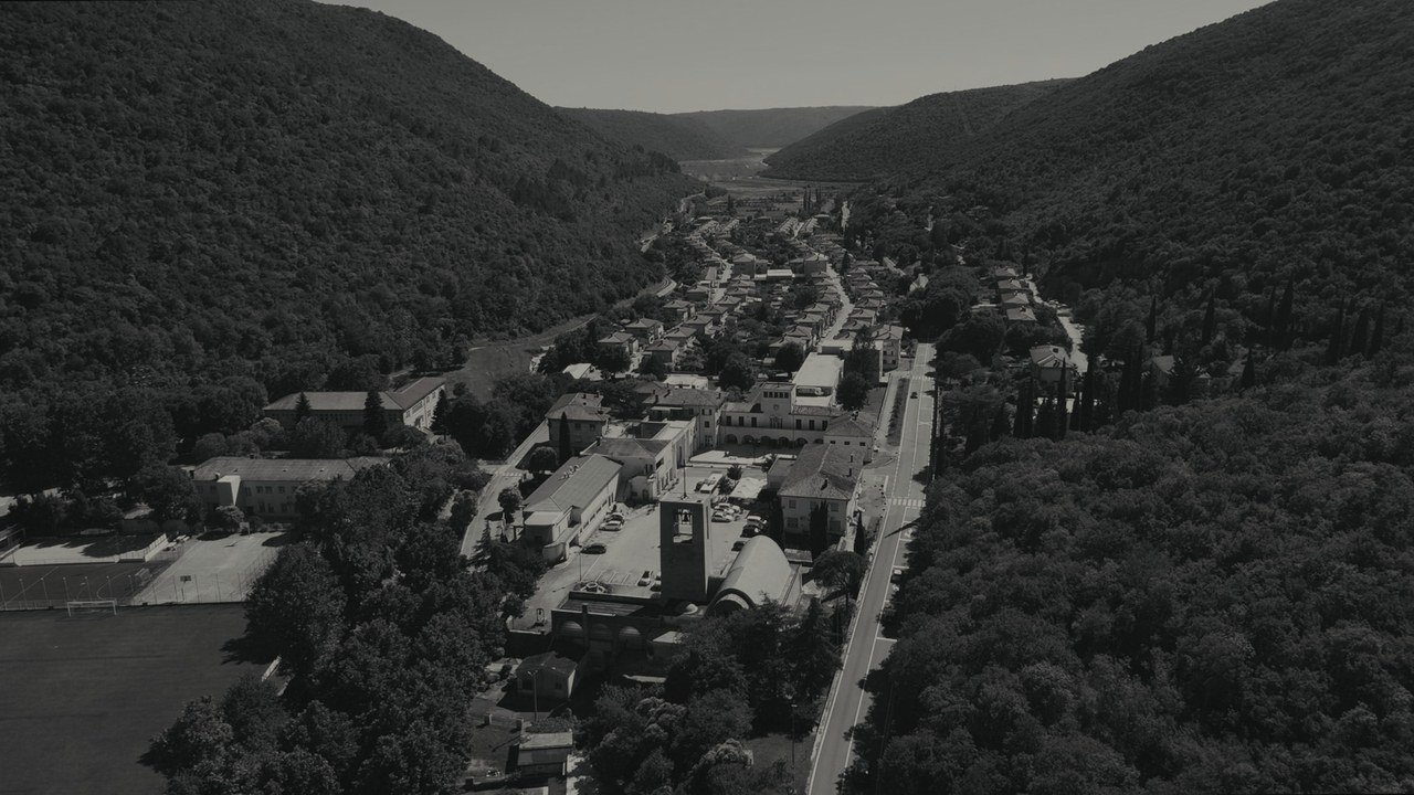 An aerial view of Raša in its valley